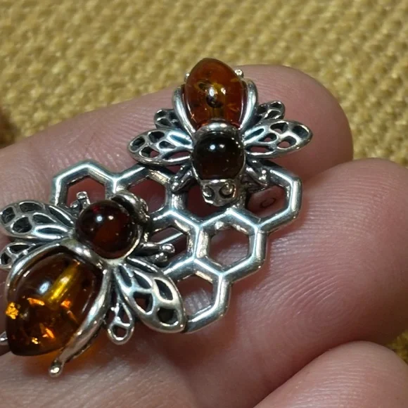 Sterling silver & Baltic amber honeybee brooch - Picture 6 of 6